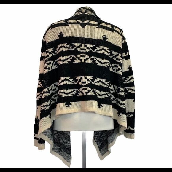 Moon collection black cream sweater size XL - Picture 2 of 6